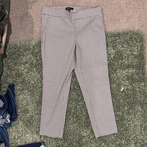 Cropped Black and White Patterned Pants